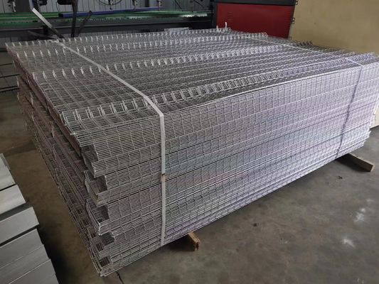 1.2x2.4m 구부러진 금속 울타리 녹색 보안 웰드 PVC 코팅