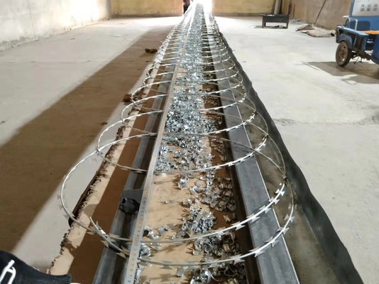 1.6 밀리미터 500m 25kgs/roll 아라메 파르파도 보안 가온 침지된 직류 전기로 자극된 철조망