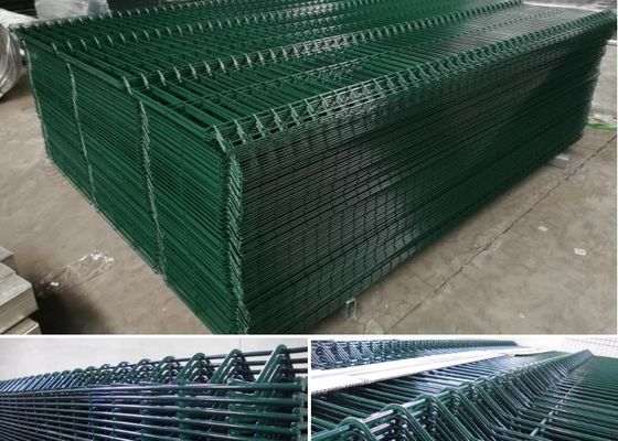 정원을 위한 Pvc 피도장 패널 구부러진 강철 울타리 복숭아 포스트