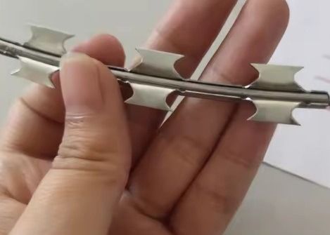 Bto-22 핫 디프 래저 와이어 울타리