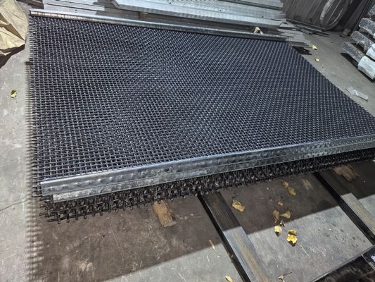 고탄소강은 금속 실 방직 그물 진동을 주름을 잡았습니다