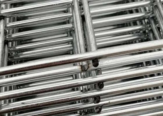 PVC는 Fence >= 100 평방미터를 만곡시키는 3D 구부러진 펜스 패널 트라이앵글을 코팅했습니다