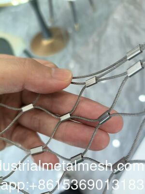 동물원 울타리를위한 최고 품질의 블랙 옥시드 스테인리스 스틸 와이어 로프 망