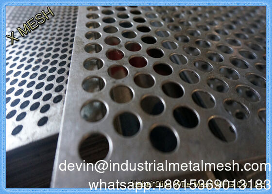 독특 한 예술 프로젝트 를 위해 사용자 정의 할 수 있는 구멍 뚫린 금속