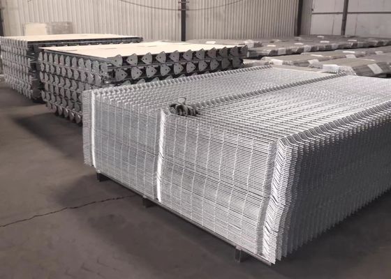 50x150mm 장식적 3D는 용접철망 펜스 패널 설치류 증명을 굽혔습니다