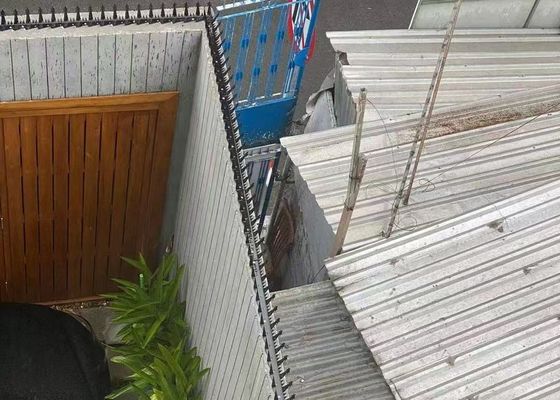 항 등반 울타리 보안 벽 스파이크 단일 면도 유형 가설 / 파우더 코팅 표면 처리