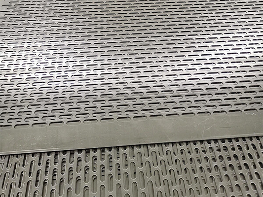 자연 표면 마무리 슬롯 구멍 뚫린  Mesh 필터 용액 및 고체 필터링 1.2 X 2.4 M