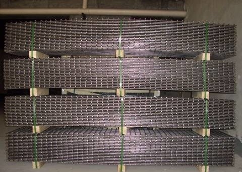 100 밀리미터는 50x50mm 316L 갈프 메쉬 패널에 구멍을 뚫습니다